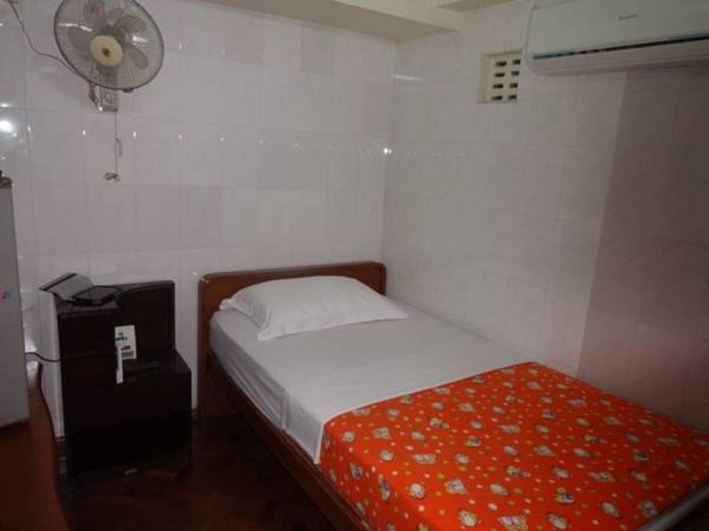 Chan Myae Guesthouse Yangón Habitación foto