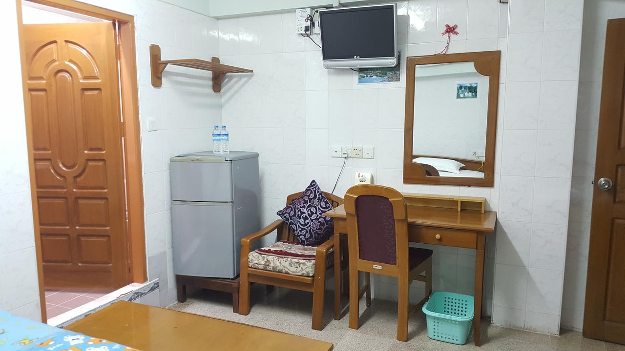 Chan Myae Guesthouse Yangón Exterior foto