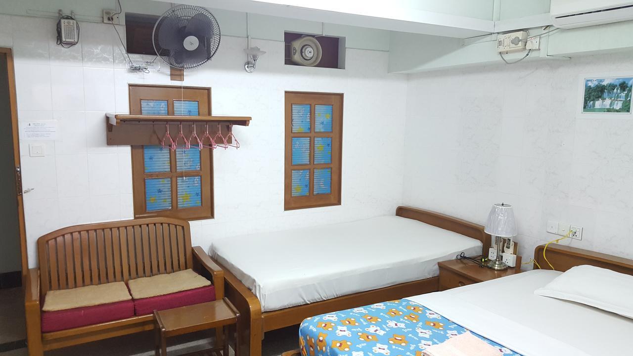 Chan Myae Guesthouse Yangón Exterior foto